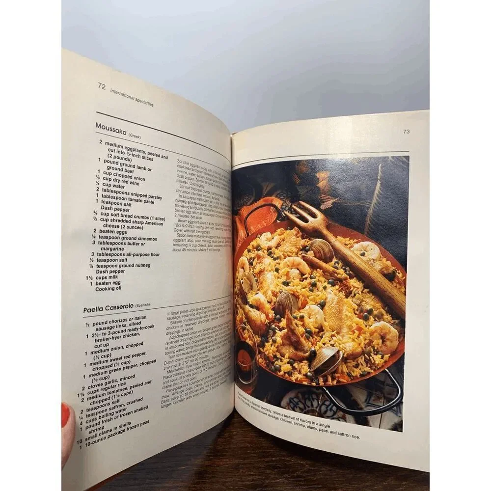 Better Homes and Gardens All-Time Favorite Casserole Recipes 8x10